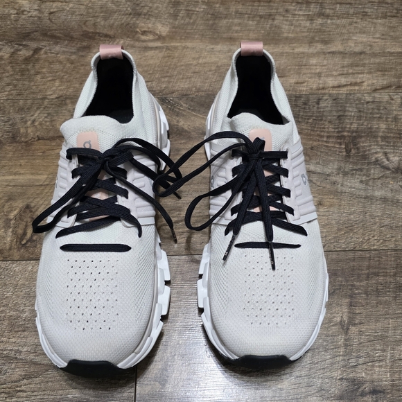 On Running Women's Sneakers in Cream with Pink Accents and Black Laces - Picture 4 of 11